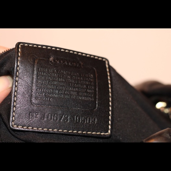 Coach  signature Hamilton handbag 2006 - Picture 5 of 5